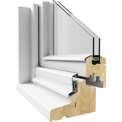 rzekrój 3D drewniano‑aluminiowego okna z potrójnym oszkleniem, wyraźnie pokazujący warstwy: aluminiową ramę z zewnętrzną okładziną, drewniane profile oraz trzy komory szyby.
